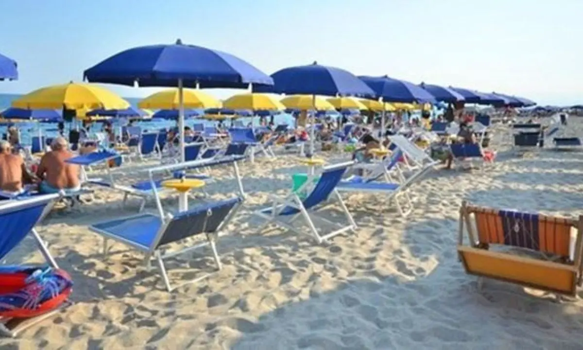 Caso Roccella, Certomà: «Chi frequenta le spiagge libere deve avere un po’ di pazienza»\n