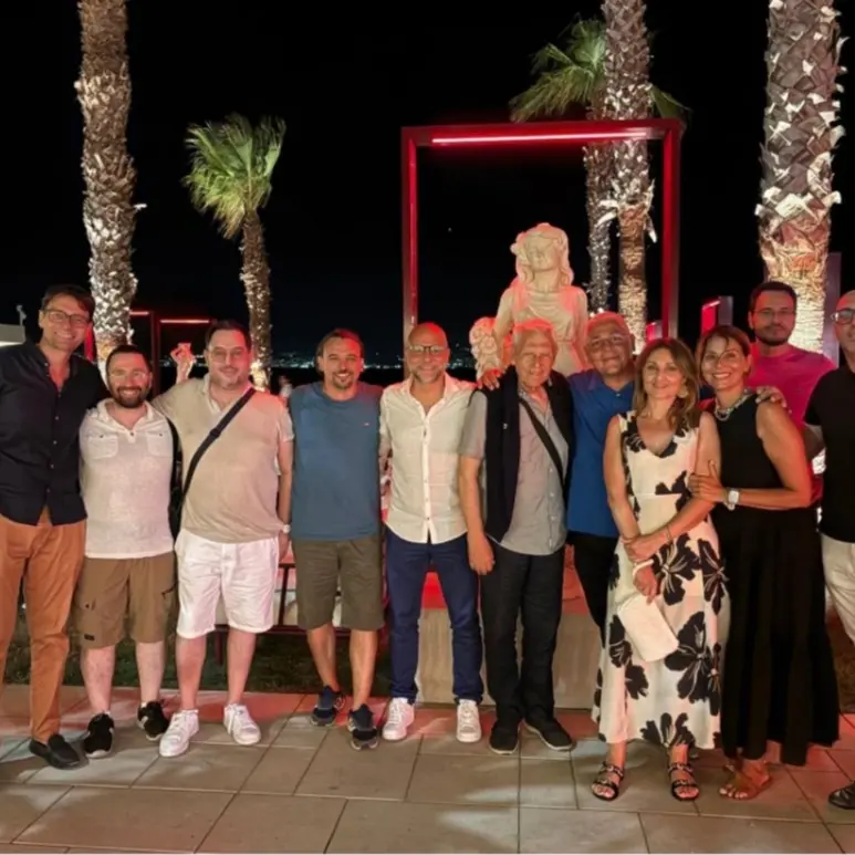 Trent’anni dopo il diploma, la V E del Liceo “Leonardo da Vinci” si ritrova sul Lungomare di Reggio Calabria\n