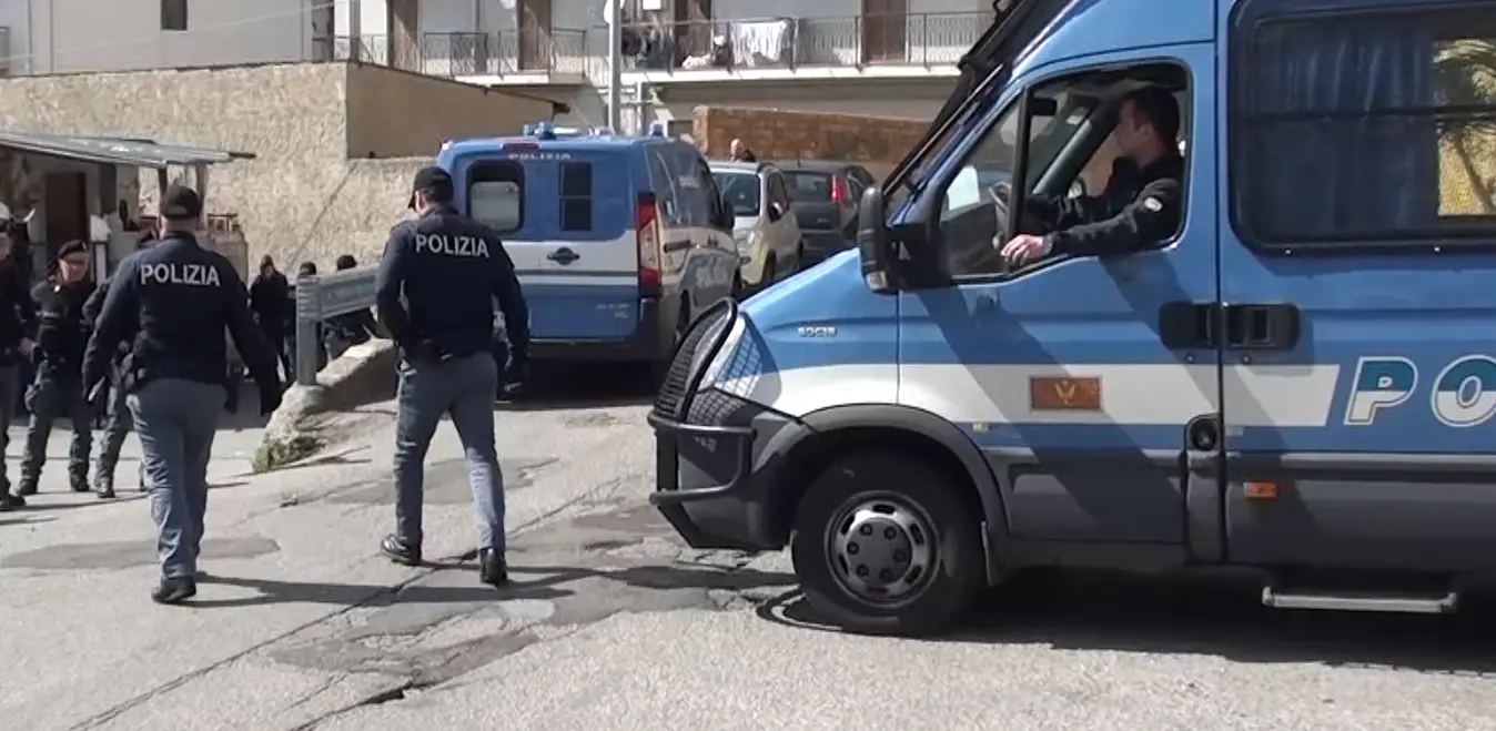 Reggio, controlli a tappeto al rione Marconi: un arresto, sequestrati 28 grammi di cocaina e oltre 3mila euro\n
