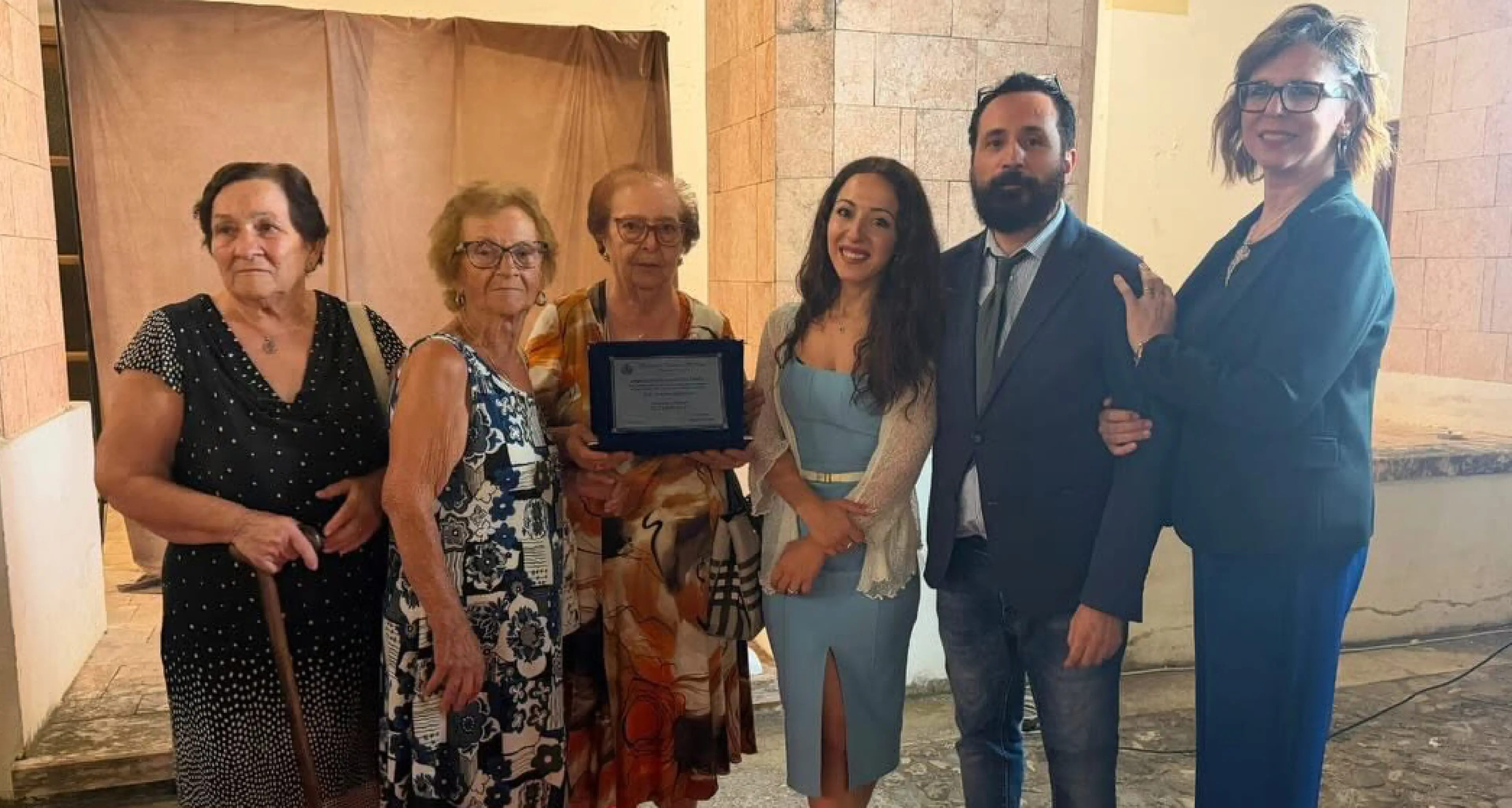 Lauropoli, il Premio Eccellenze al Centro Anziani Il Campanile dopo venticinque anni di attività\n