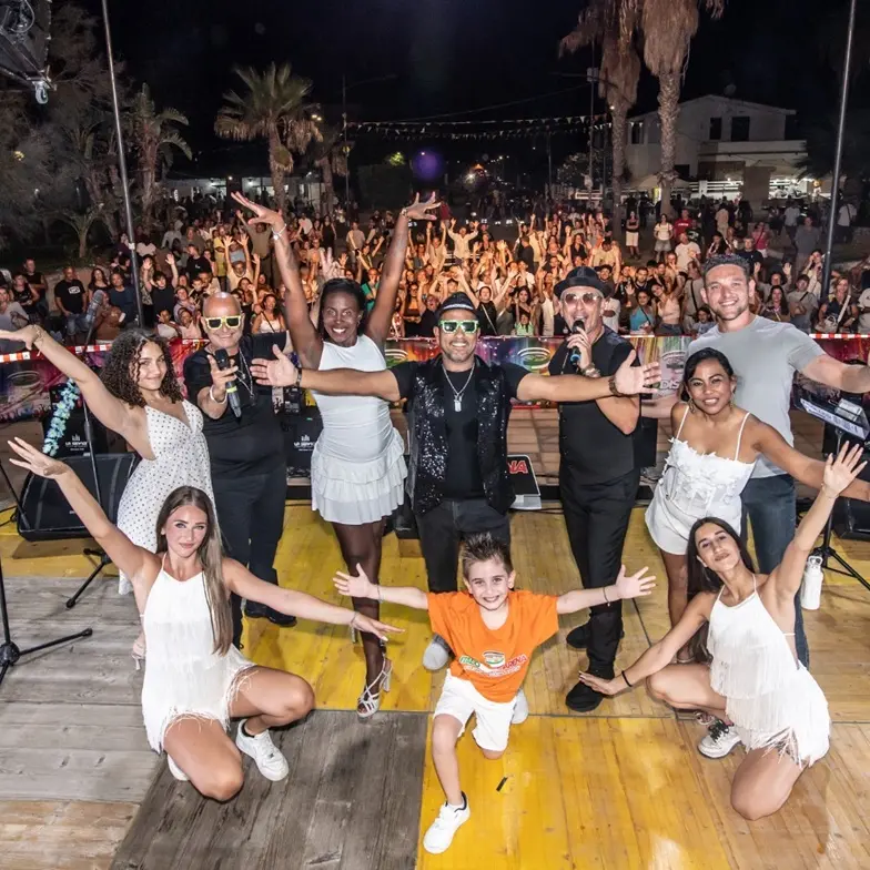 Summer Tour 2026, Caulonia canta e balla con ItaloDisco Arena\n