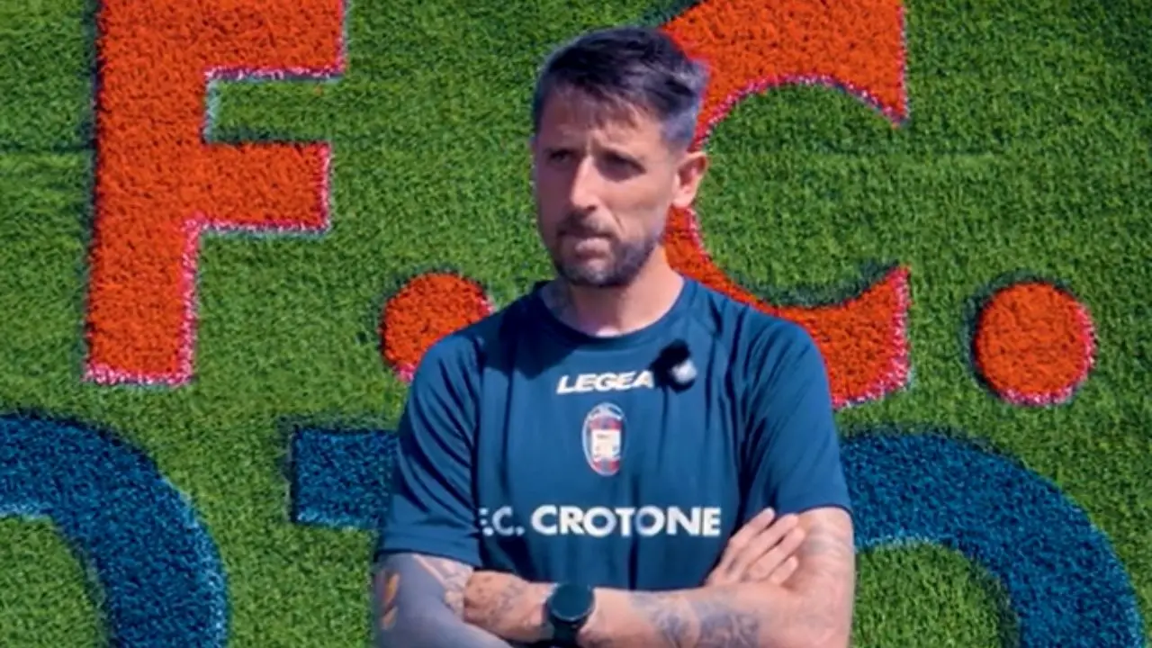Fc Crotone, Greco aspetta il Cosenza: «Vogliamo passare il turno. Formazione?\u00A0Valuteremo fino all’ultimo»\n