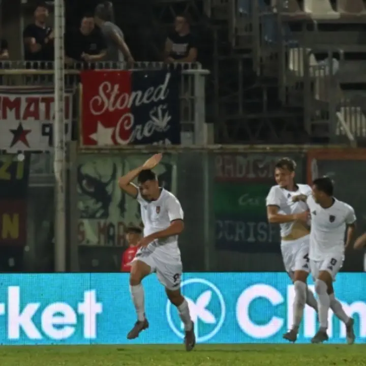Crotone-Cosenza 0-2, Coppitelli sorride: Achour e Pozzi firmano il derby\n