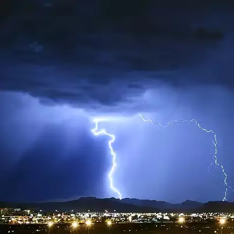Maltempo in arrivo sulla Calabria, forti temporali sul Tirreno e temperature in calo\n\n\n\n\n