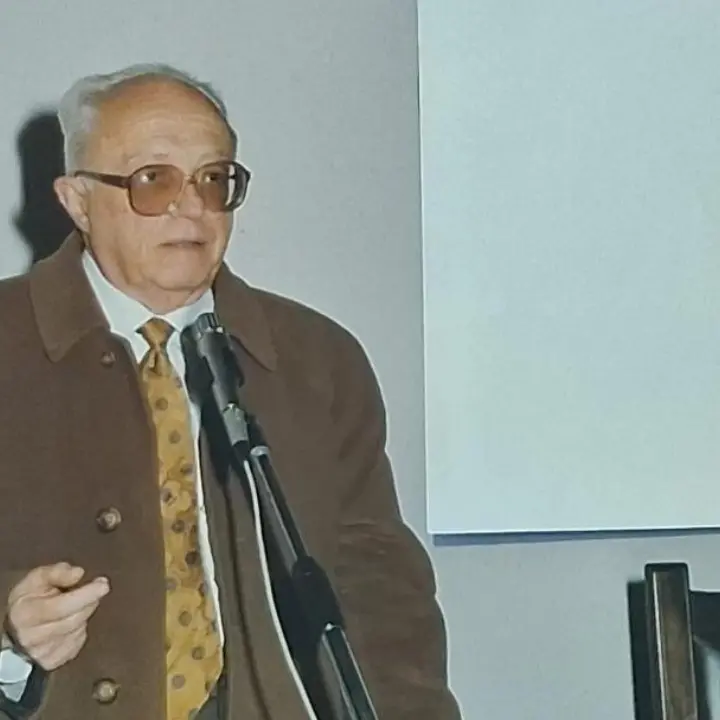 Vibo rende omaggio a Michele Aiello: giovedì l’intitolazione di una strada allo storico docente e politico\n