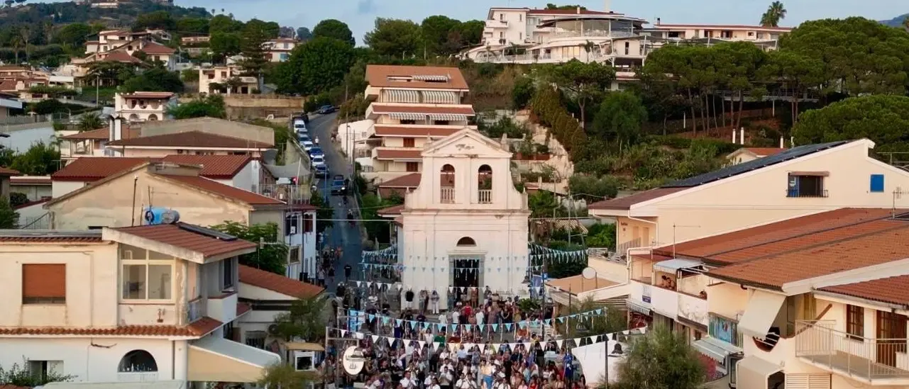 Santa Maria di Ricadi,\u00A0niente processione in mare per la festa dell’Assunta: il rettore del santuario spiega perché quest’anno non si è fatta\n