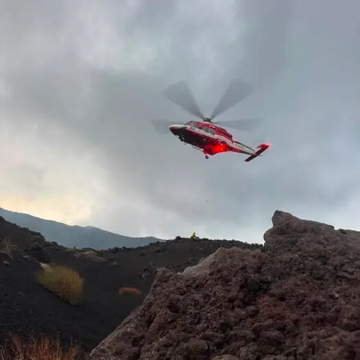 Colpito da un fulmine durante un'escursione sull'Etna, muore turista americano di 30 anni: si era spinto in una zona vietata\n