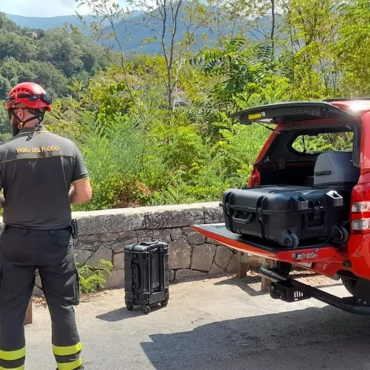 Ultraleggero disperso nel Cosentino, due droni dell’Arpacal cercano gli avvocati Carlo Arnulfo e Angela Buccico\n