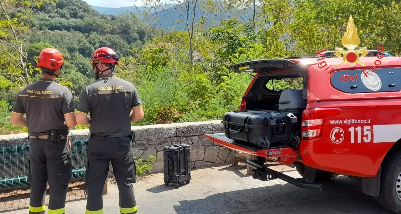 Ultraleggero disperso nel Cosentino, due droni dell’Arpacal cercano gli avvocati Carlo Arnulfo e Angela Buccico\n