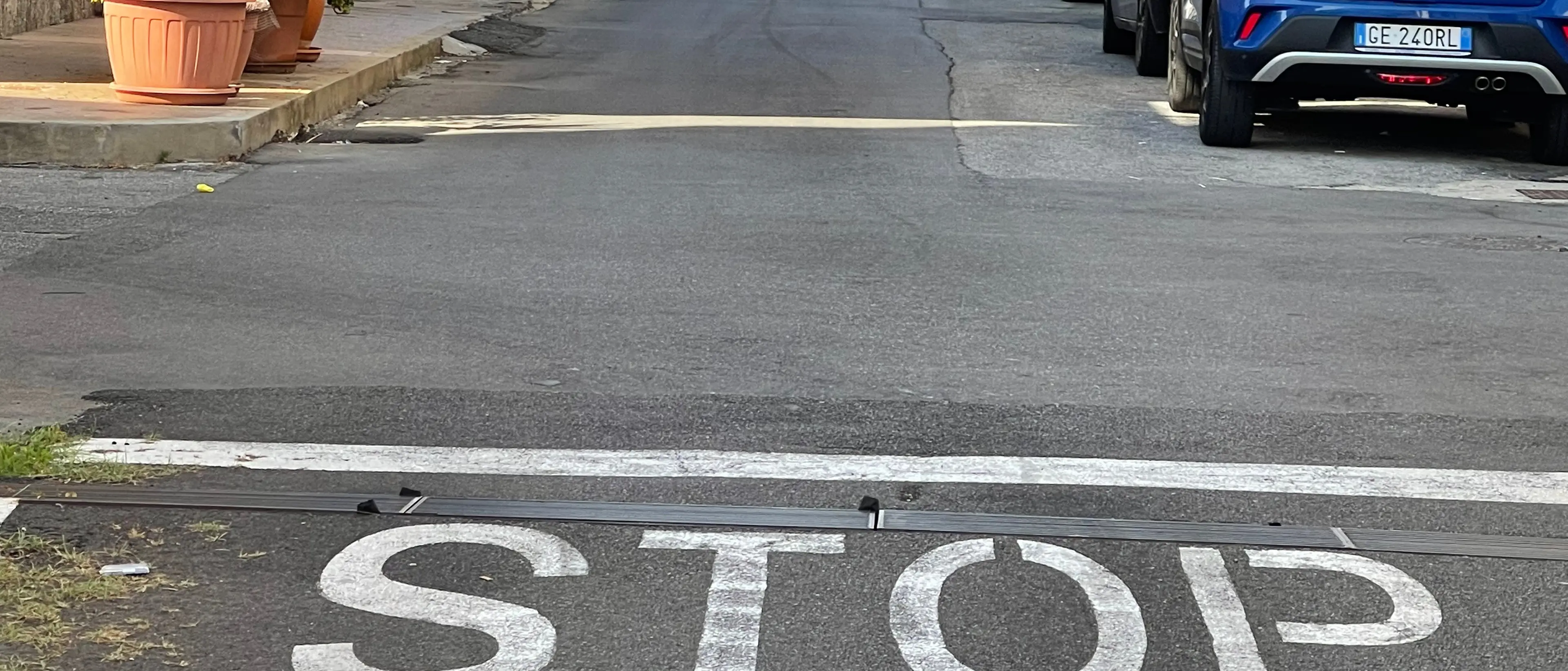 Cinque\u00A0stop in 200 metri dopo il sottopasso di Vibo Marina,\u00A0la protesta degli automobilisti: «Nervi messi a dura prova»\n