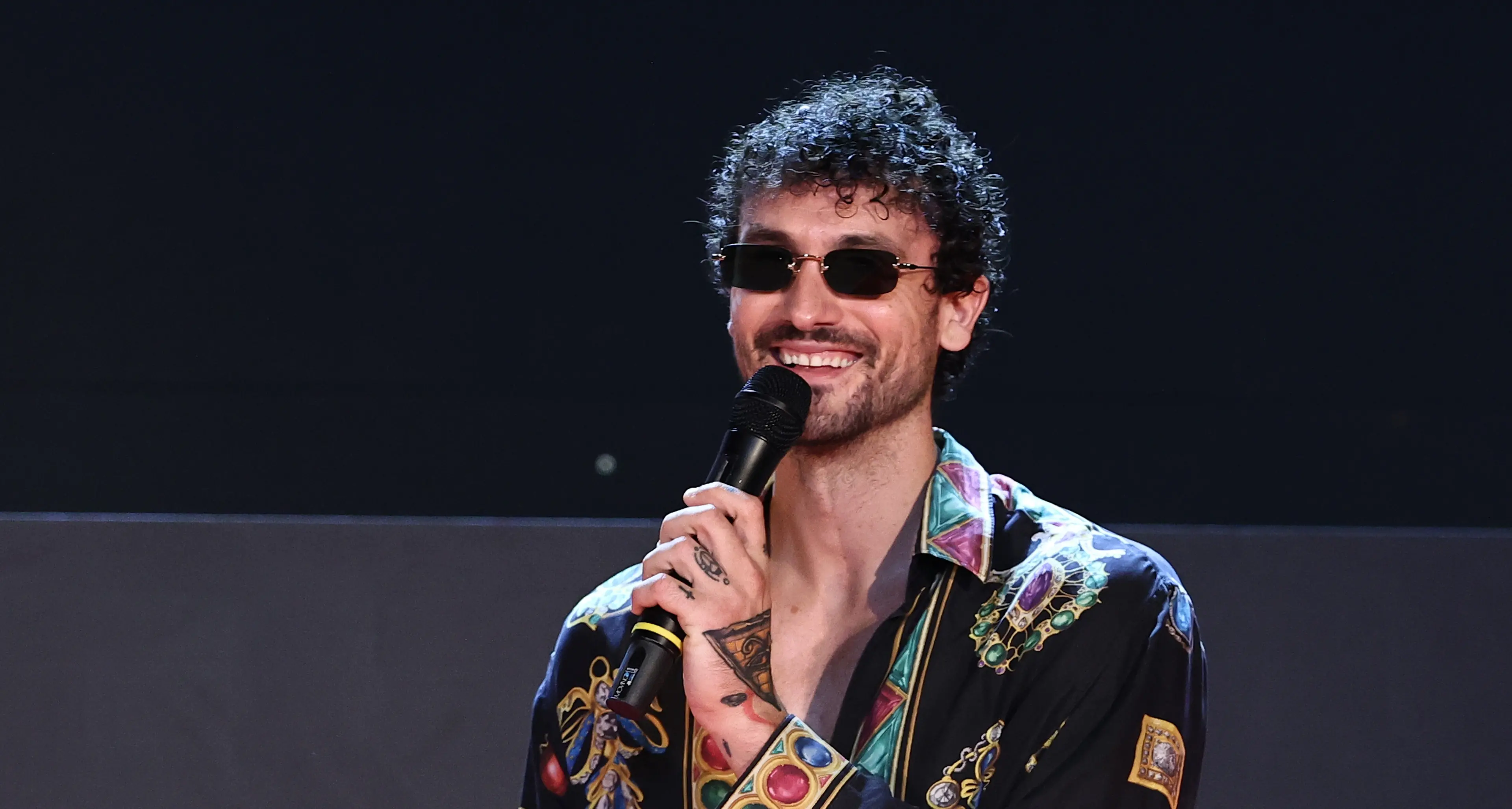 Carl Brave in concerto stasera a Vibo Marina: performer, luci ed eventi musicali di ogni tipo per\u00A0“Una Notte da Sogno”\n