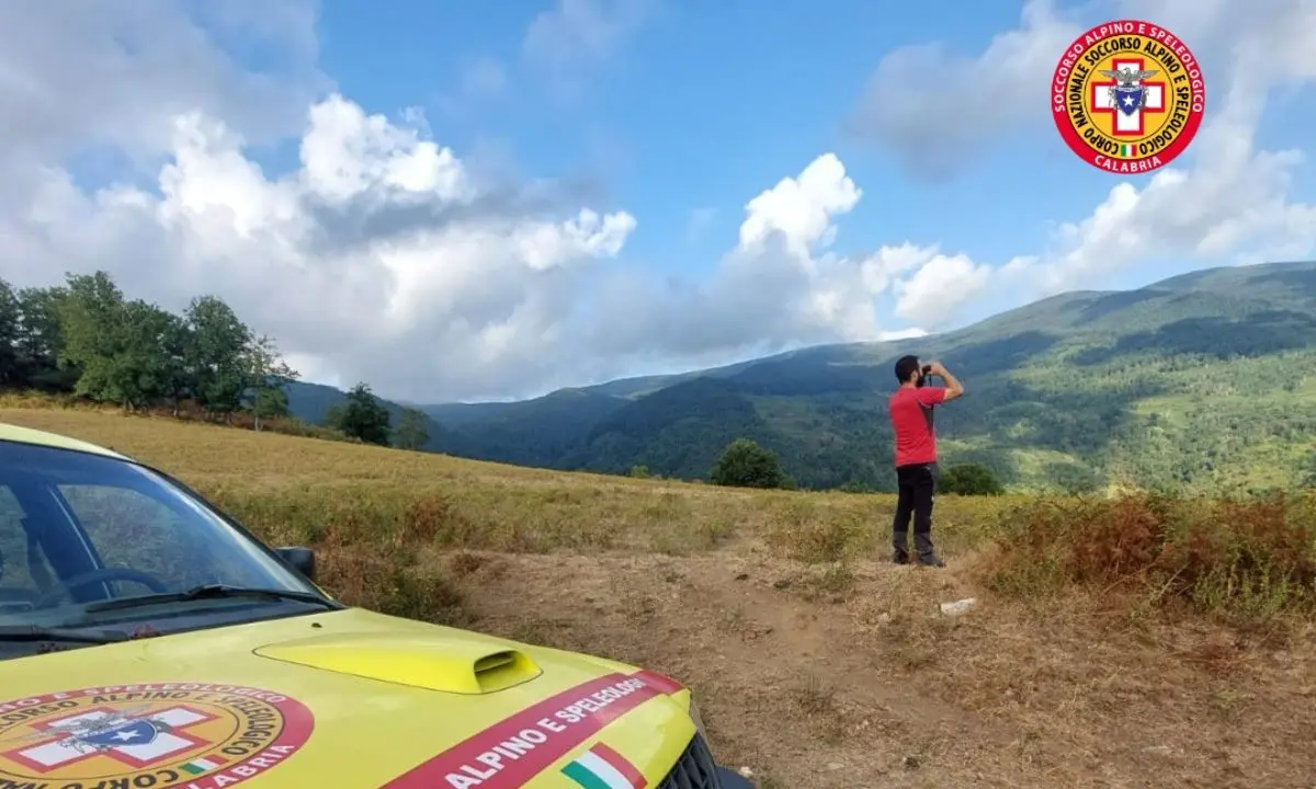 Ultraleggero disperso, ricerche senza sosta da 48 ore nei boschi impervi di Fuscaldo: in campo anche il Soccorso Alpino\n