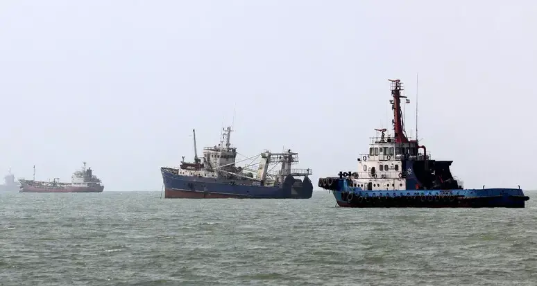 Stretto di Hormuz, l'Iran: «Resterà chiuso finché gli Usa non rispetteranno l'intesa»\n