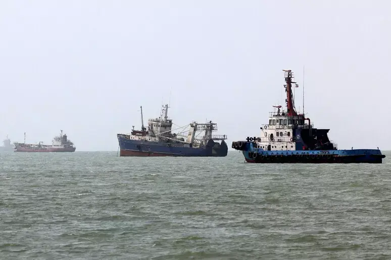 Stretto di Hormuz, l'Iran: «Resterà chiuso finché gli Usa non rispetteranno l'intesa»\n