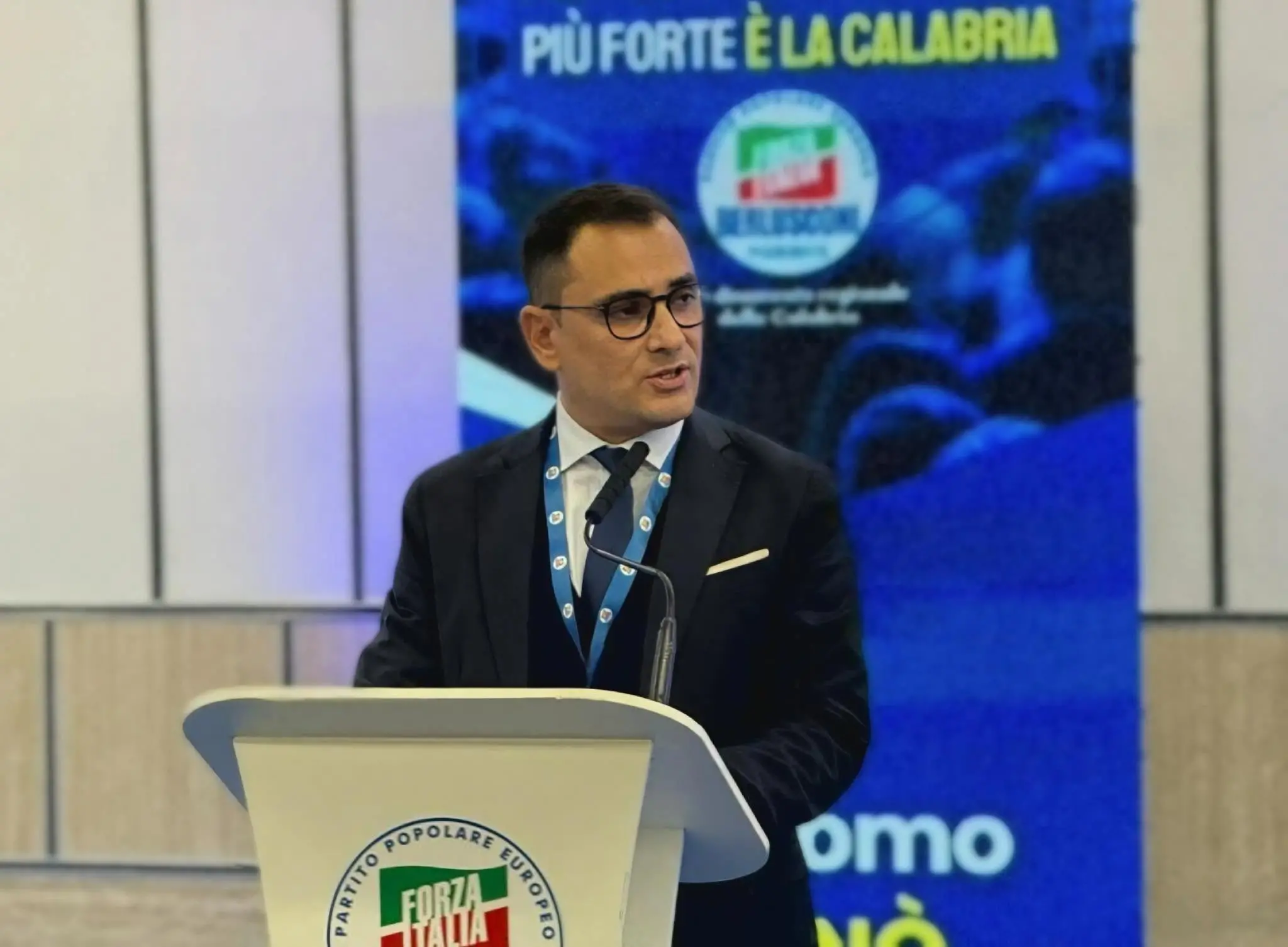 Chiodi sulla strada a Bivongi, Crinò: «Un atto criminale che colpisce la comunità»\n