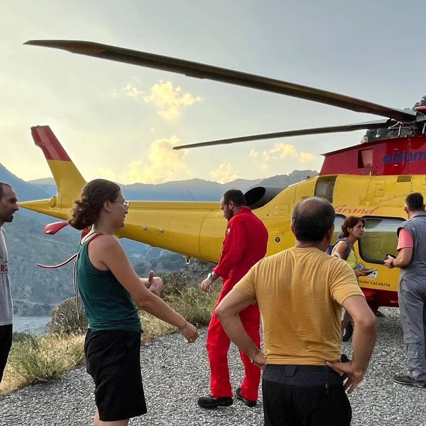 Frana travolge gruppo di escursionisti in Aspromonte: quattro feriti, grave una sedicenne\n