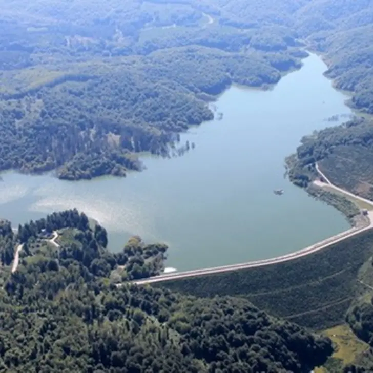 <p>Diga del Metramo, il paradosso dell’acqua: milioni di metri cubi e un sistema ancora da completare</p>