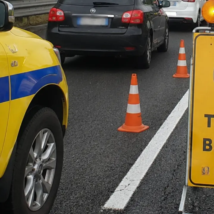 Trasversale delle Serre, due incidenti a pochi metri di distanza: due feriti, interviene l’elisoccorso\n