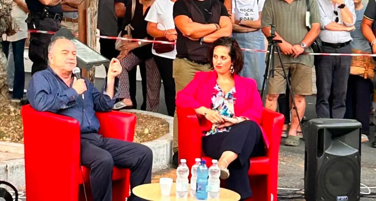 Gratteri: «Troppi magistrati fanno i burocrati\u00A0nei ministeri, tornino nei tribunali. Le riforme del governo? Ne salvo una»\n