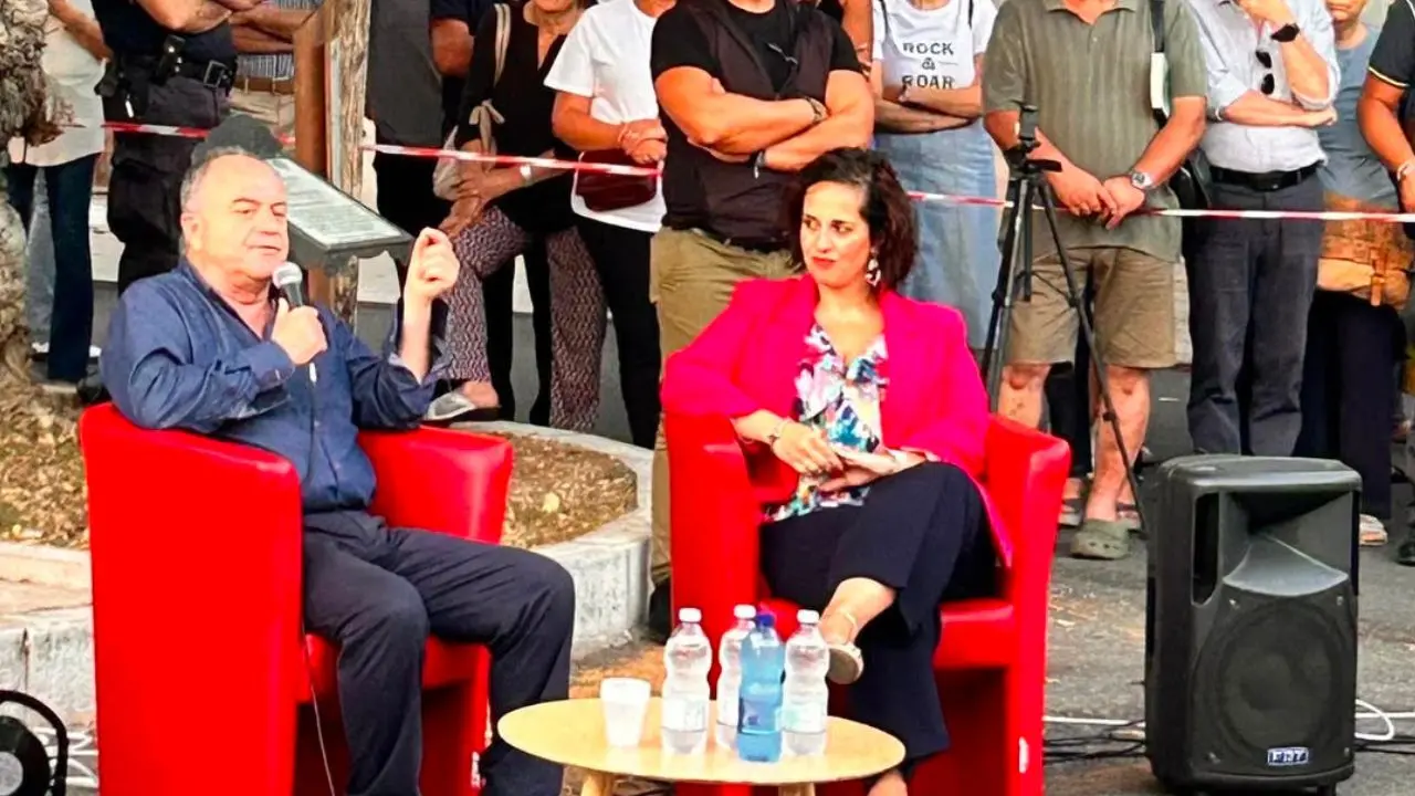 Gratteri: «Troppi magistrati fanno i burocrati\u00A0nei ministeri, tornino nei tribunali. Le riforme del governo? Ne salvo una»\n