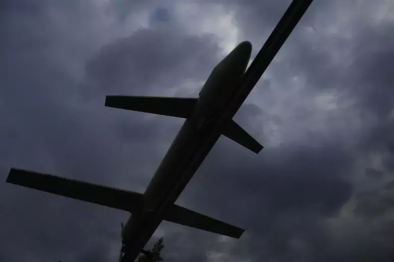 Pioggia di droni tra Russia e Ucraina, raid anche su Zaporizhzhia: un morto e sei feriti\n