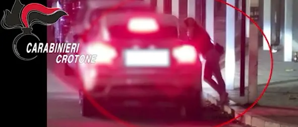 Sgominato un giro di prostituzione a Crotone e Isola Capo Rizzuto: sei arresti e un hotel sequestrato. Profitti fino a 90mila euro - NOMI