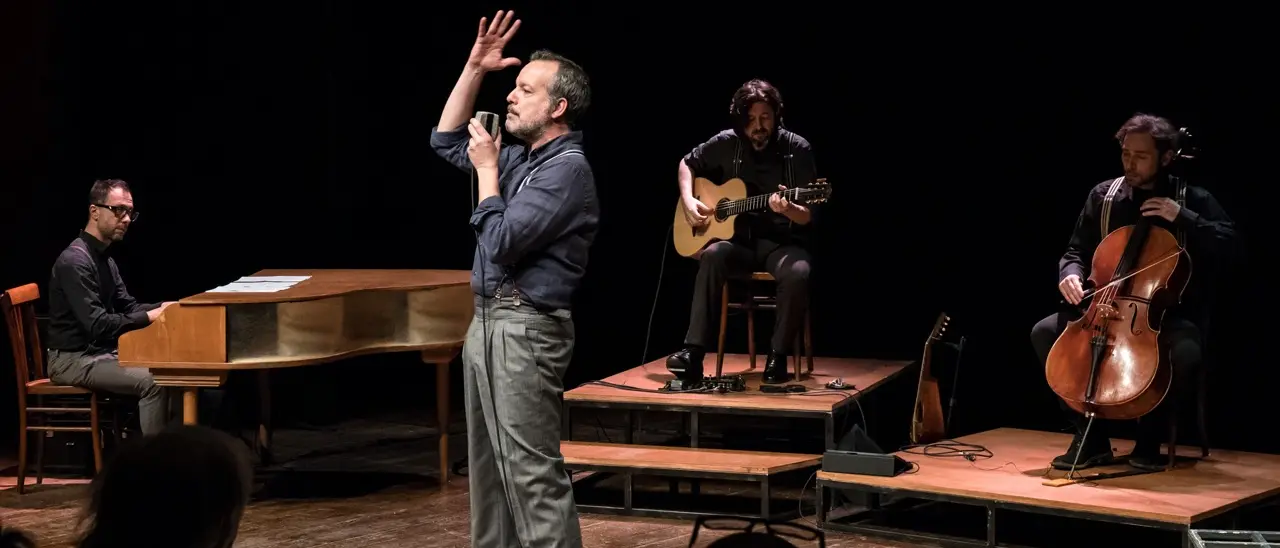 Nel blu, il racconto intimo su Modugno in scena a Capo Arte Teatro\n