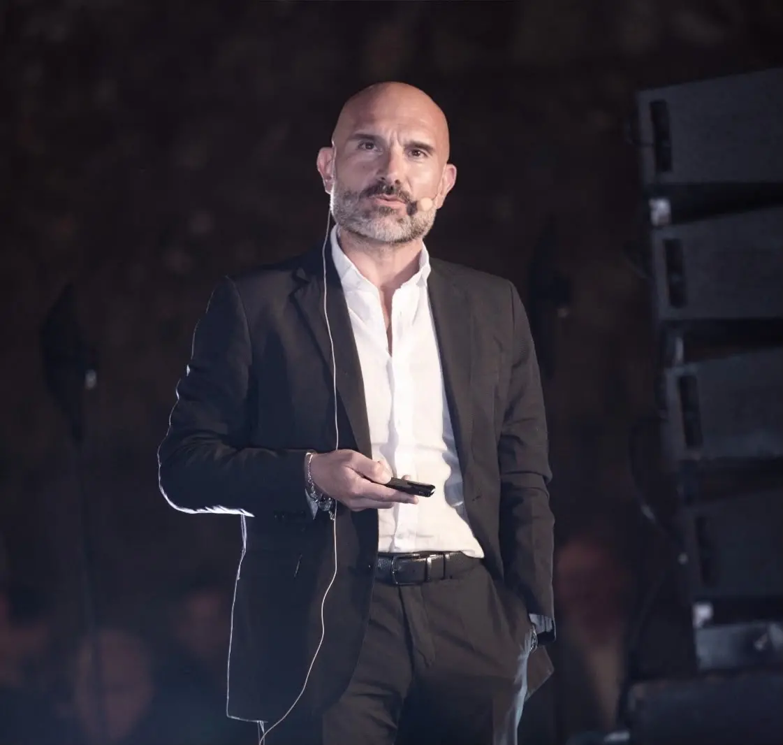 Alfonso Agnino a Caccuri, quando la medicina guarda al futuro: «L’IA sarà un alleato, ma il cuore resterà nelle mani dell’uomo»\n
