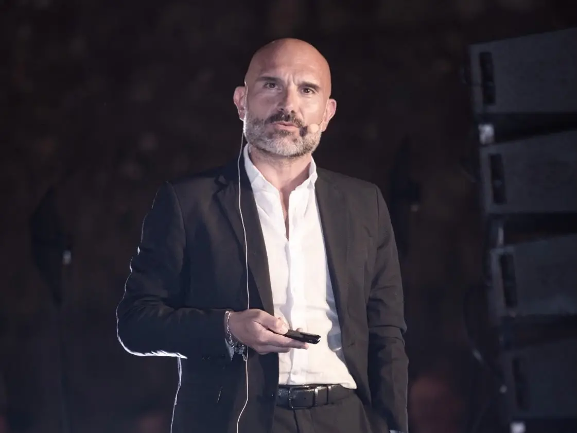 Alfonso Agnino a Caccuri, quando la medicina guarda al futuro: «L’IA sarà un alleato, ma il cuore resterà nelle mani dell’uomo»