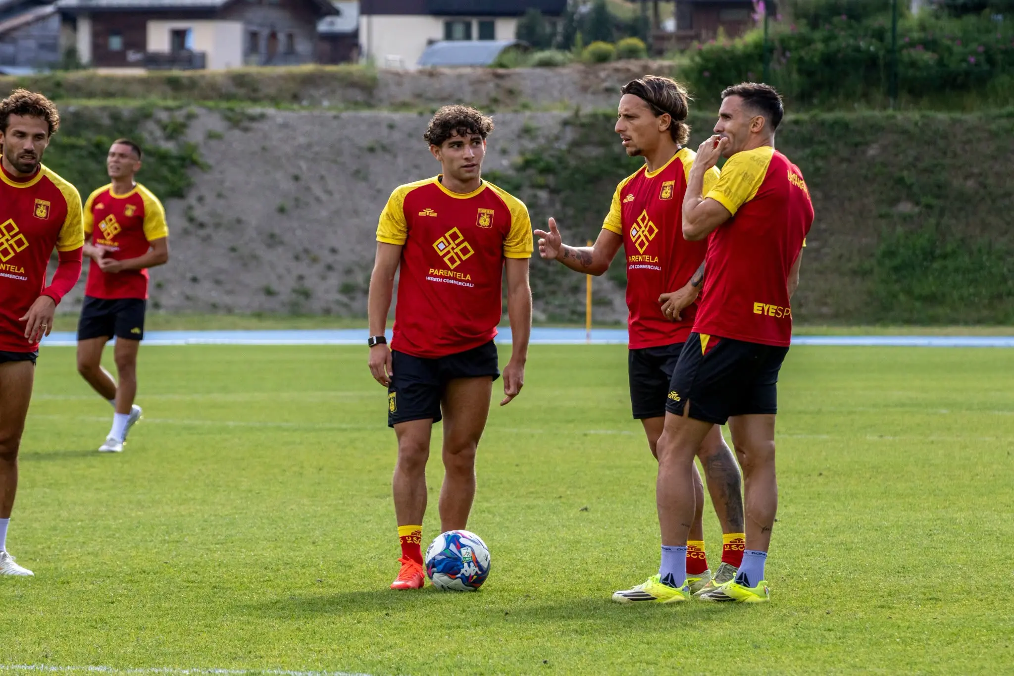 Catanzaro, parte il conto alla rovescia per la Serie B: Gorgone prepara il debutto di Vicenza\n