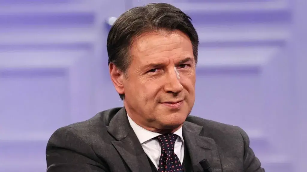 <p>Giuseppe Conte</p>\\n