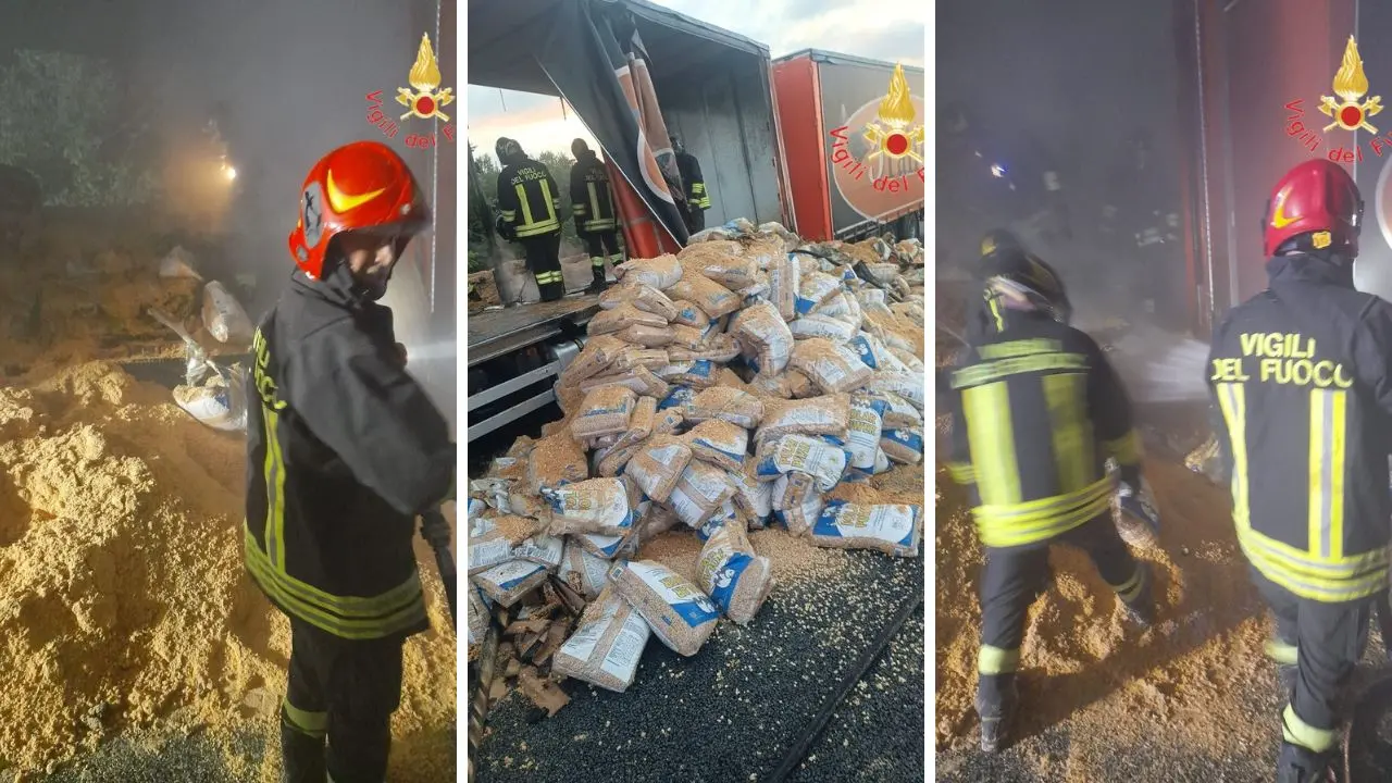 Incendio sull’A2: a fuoco un autotreno carico di pellet, intervento dei Vigili del Fuoco fino all’alba\n