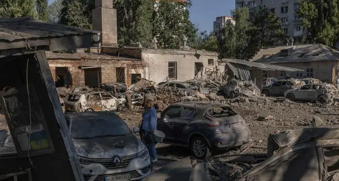 Ucraina, raid russo su Kiev nella notte: 13 morti e 40 feriti, allerta in Polonia e Romania\n