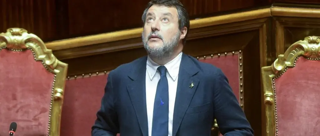 Lega, il “cerchio magico” di Salvini fa muro contro Fontana: la guerra per il leader è già una battaglia per le poltrone del 2027\n