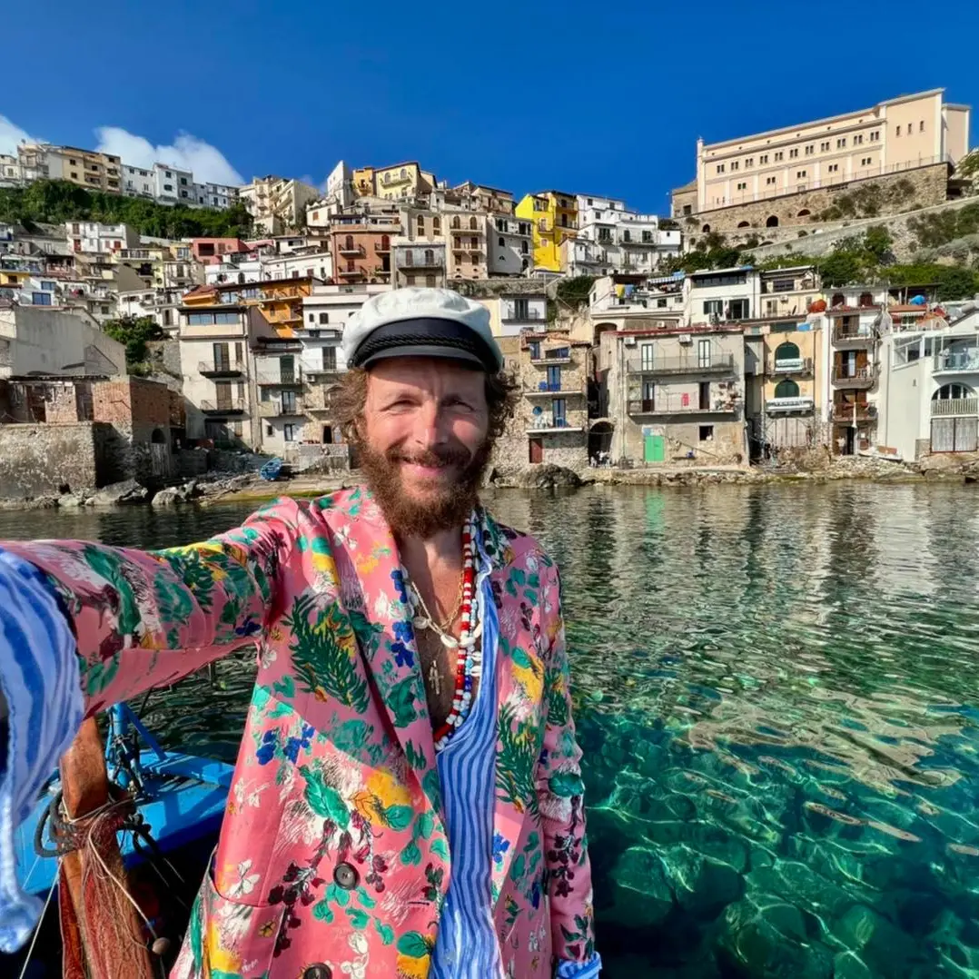 Jovanotti in Calabria, treni speciali per il concerto di Catanzaro\n