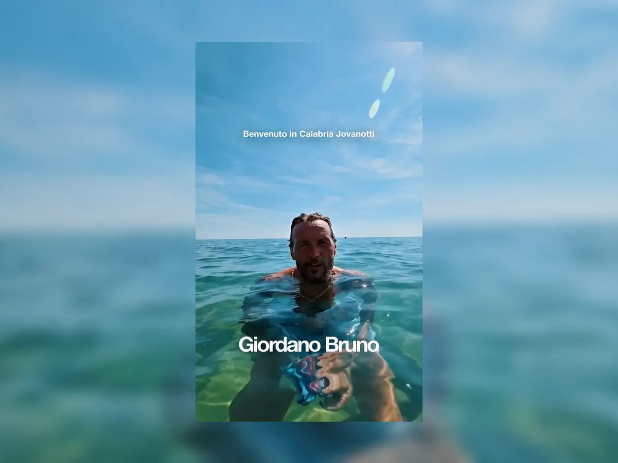 Jovanotti celebra la Calabria e \"sposta\" Giordano Bruno: Occhiuto ripubblica il reel (ma non lo corregge)