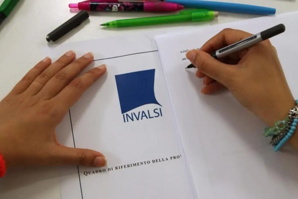 «Non è nostalgia, il Latino alle medie dà a tutti gli stessi strumenti di libertà»: l'appello della DS Mongiardo al Ministro Valditara\n