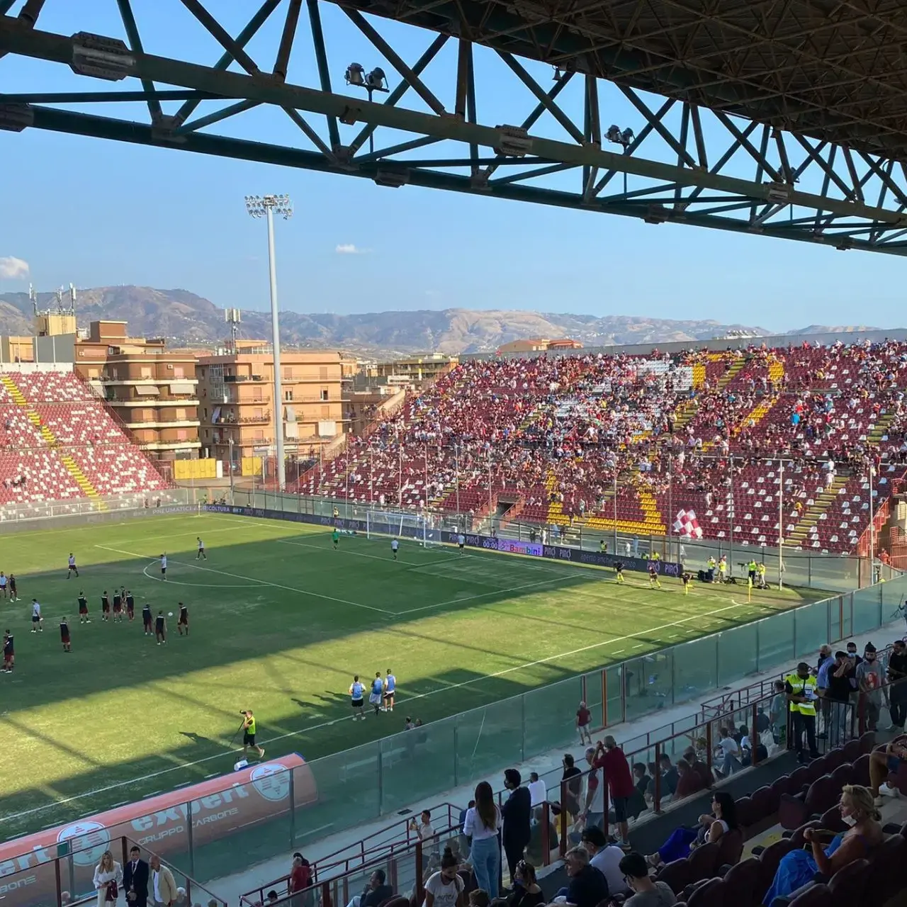 \"Festa Amaranto\", il popolo reggino si stringe attorno ai propri colori\n