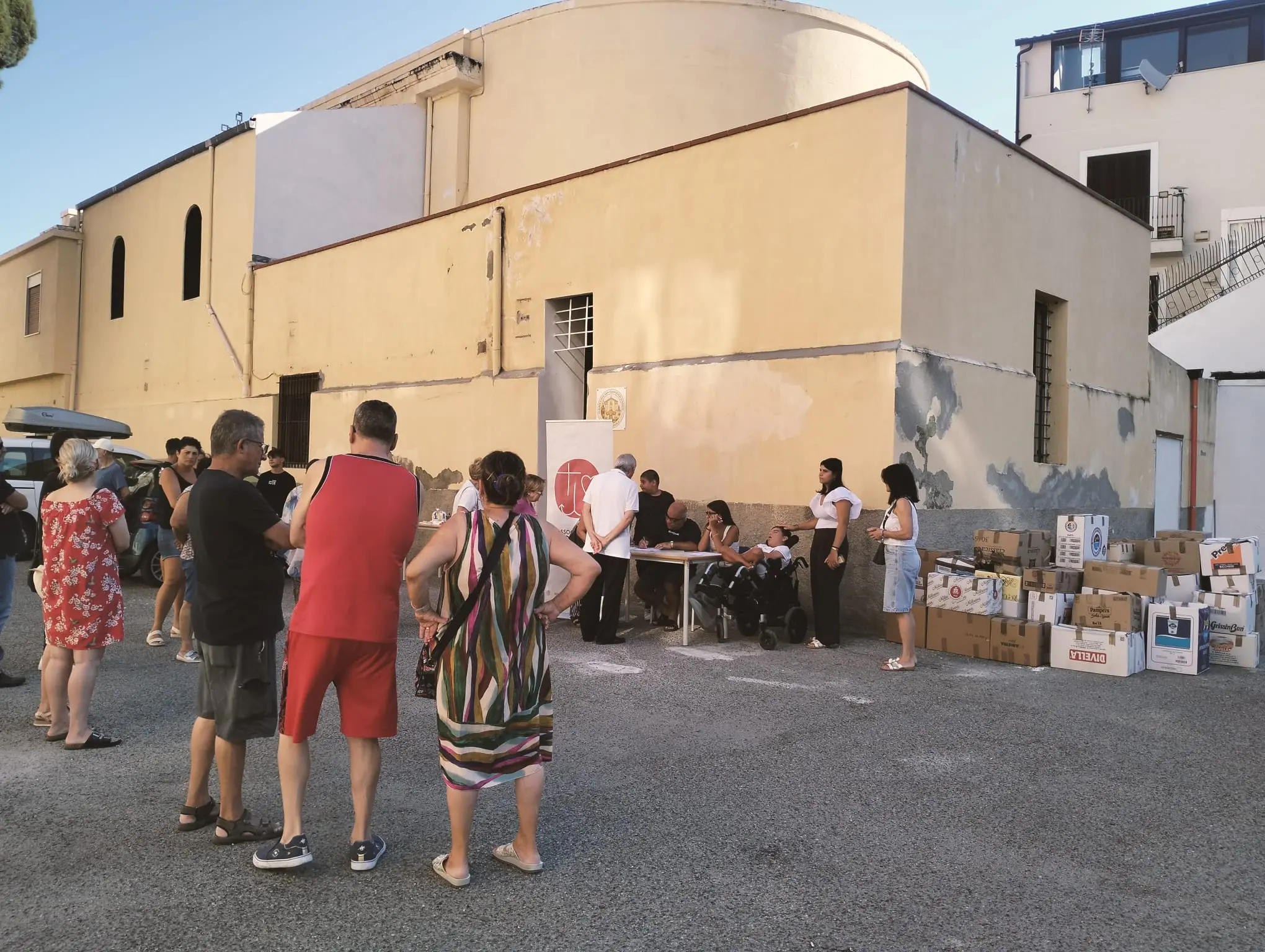 A\u00A0Reggio la solidarietà arriva a tavola: generi alimentari per 73 famiglie grazie alla rete di associazioni e volontari\n