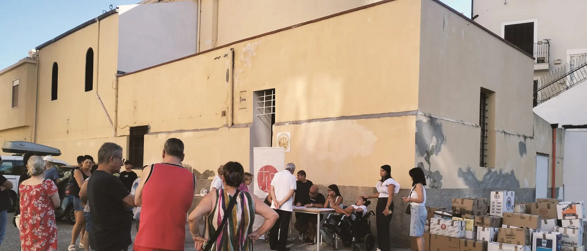 A\u00A0Reggio la solidarietà arriva a tavola: generi alimentari per 73 famiglie grazie alla rete di associazioni e volontari\n