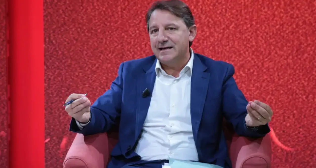 Al Villaggio Rosso di Polistena Tridico attacca Occhiuto: «Sanità allo sbando e in estate è ancora peggio»\n