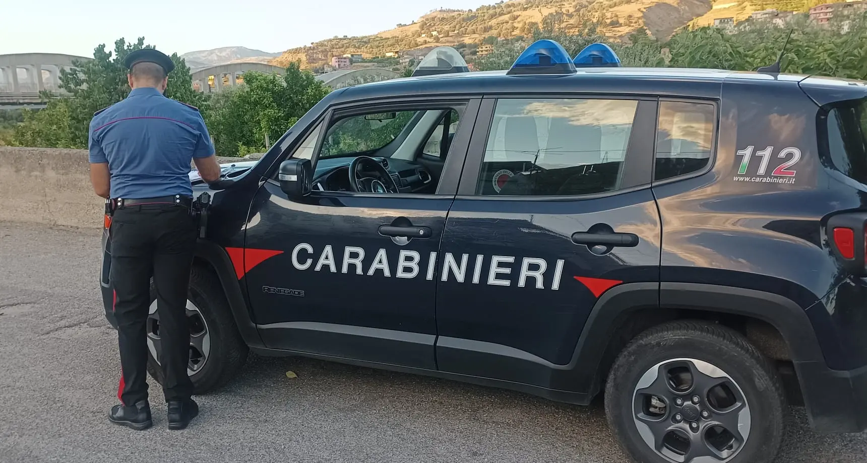 Gioia Tauro, sequestrato stabilimento balneare sul lungomare: due gestori denunciati, contestata l’occupazione abusiva del demanio\n