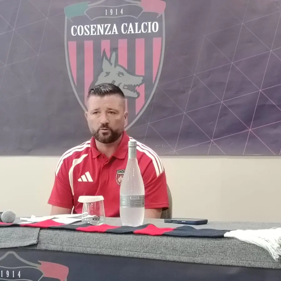 Cosenza, Coppitelli: «Siamo incompleti. E’ il momento di tirare una riga»