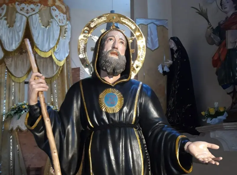 Filogaso in festa per San Francesco di Paola tra fede, tradizioni\u00A0e\u00A0il concerto di Cosimo Papandrea\n