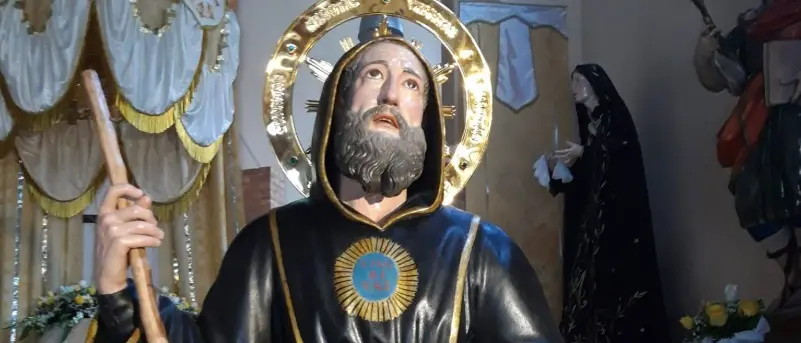 Filogaso in festa per San Francesco di Paola tra fede, tradizioni\u00A0e\u00A0il concerto di Cosimo Papandrea\n