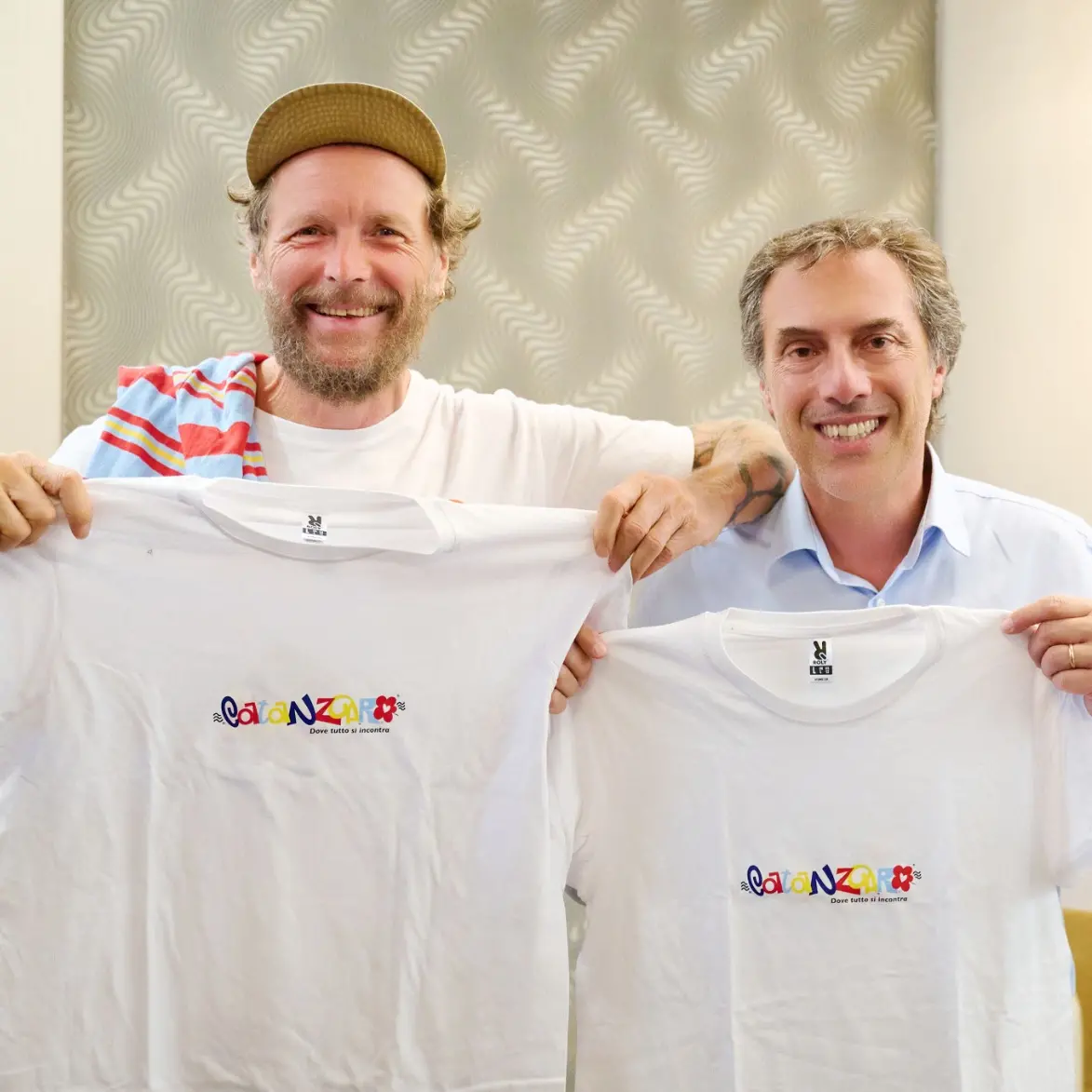 Il Jova Summer Party accende Catanzaro: l'incontro tra il sindaco Fiorita e Jovanotti nel segno del nuovo brand cittadino\n
