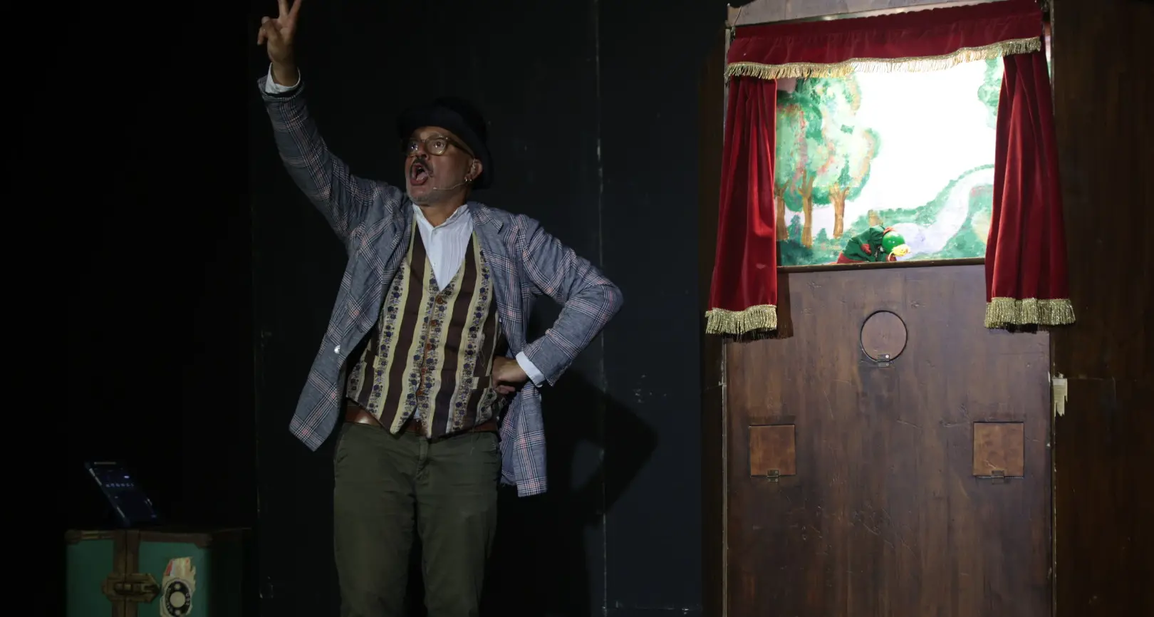“Il Principe Ranocchio”\u00A0conquista Pellaro: burattini e narrazione trasformano l’Arena in un teatro per tutte le età\n