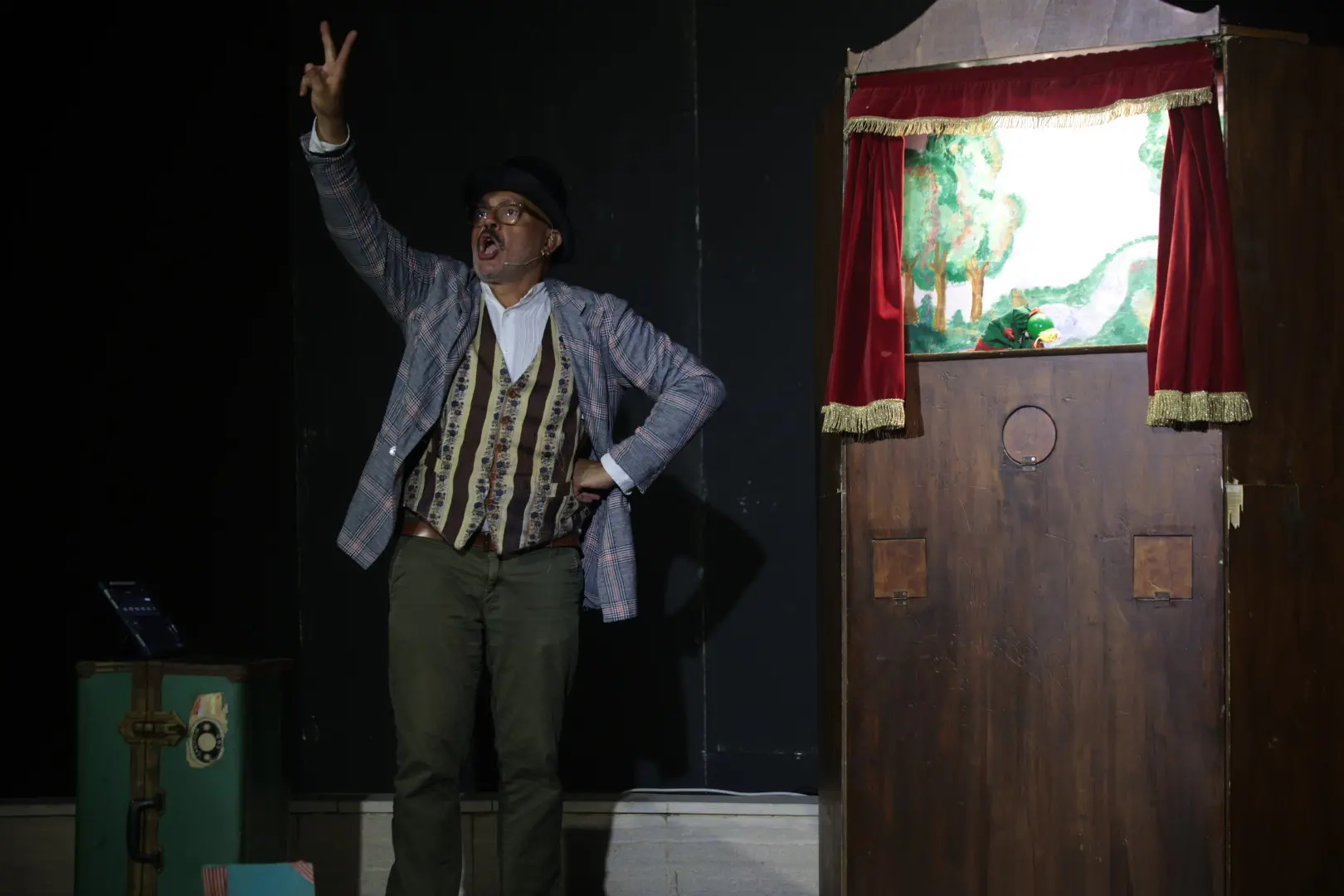 “Il Principe Ranocchio”\u00A0conquista Pellaro: burattini e narrazione trasformano l’Arena in un teatro per tutte le età\n