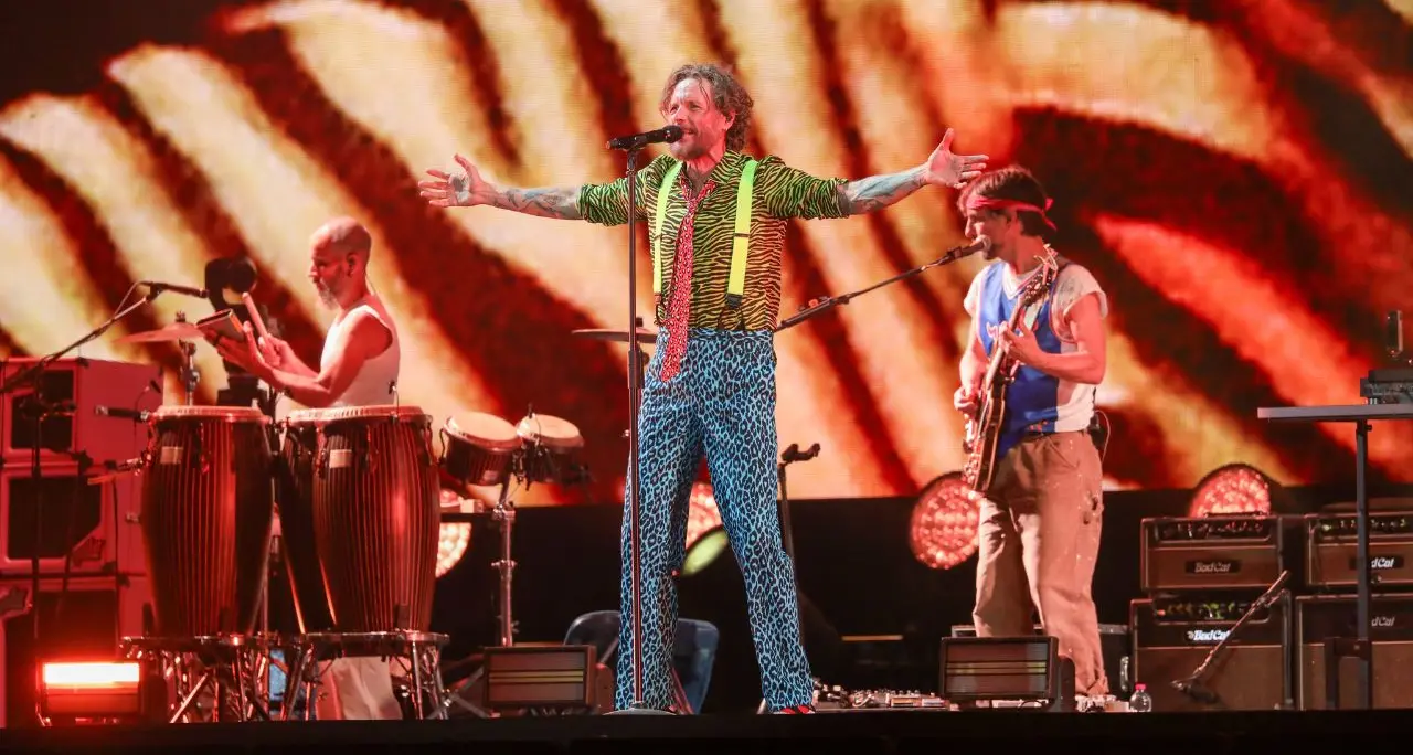 <p>Jovanotti a Catanzaro: tra tanto entusiasmo on the road e qualche critica oggi <span style=\"color:hsl(0, 75%, 60%);\">la parola passa allo show</span></p>