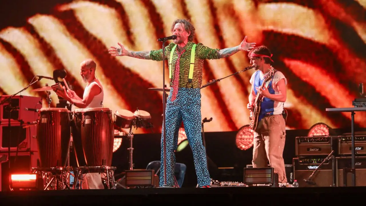 Jovanotti a Catanzaro: tra tanto entusiasmo on the road e qualche critica oggi la parola passa allo show\n